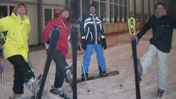 Bild zur Meldung „AMOS hat seine Mitarbeiter auf Skier gestellt“